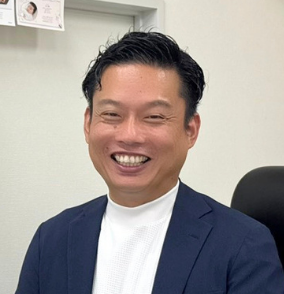 上浜　諒氏