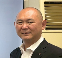 高木　智英氏